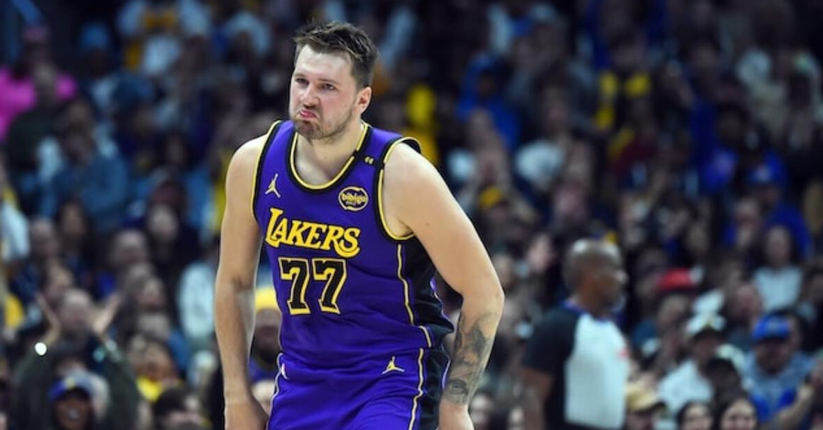 Detroit dosáhl ohromujícího vítězství nad úřadujícími šampiony NBA a vyrovnal se tak nejlepšímu výsledku za posledních 18 let.