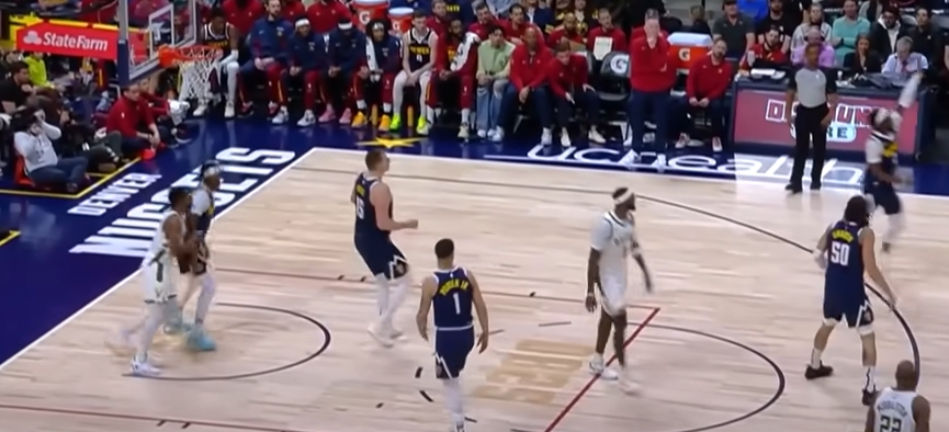 Jokicovo triple-double nepomohlo Denveru porazit Milwaukee