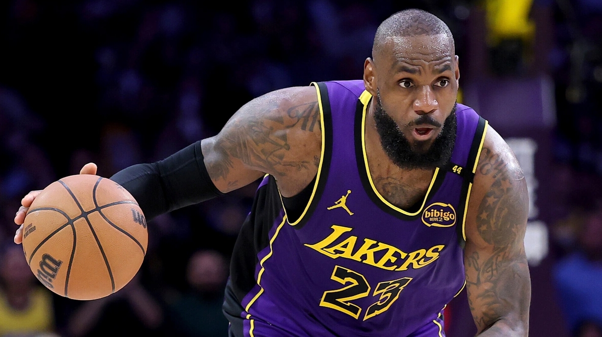 LeBron James a Luka Doncic zajistili Lakers vítězství nad Minnesotou vynikajícími double-doublemi.