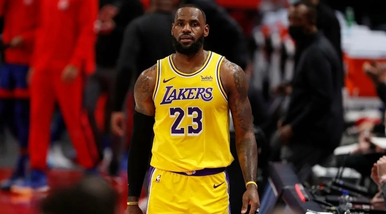 LeBron James na videu s poctou Anthonymu Davisovi Lakers v centru pozornosti!